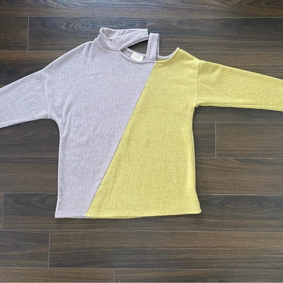 1.4.3 STORY BY LINE UP | cold shoulder sweater - Picture 4 of 9